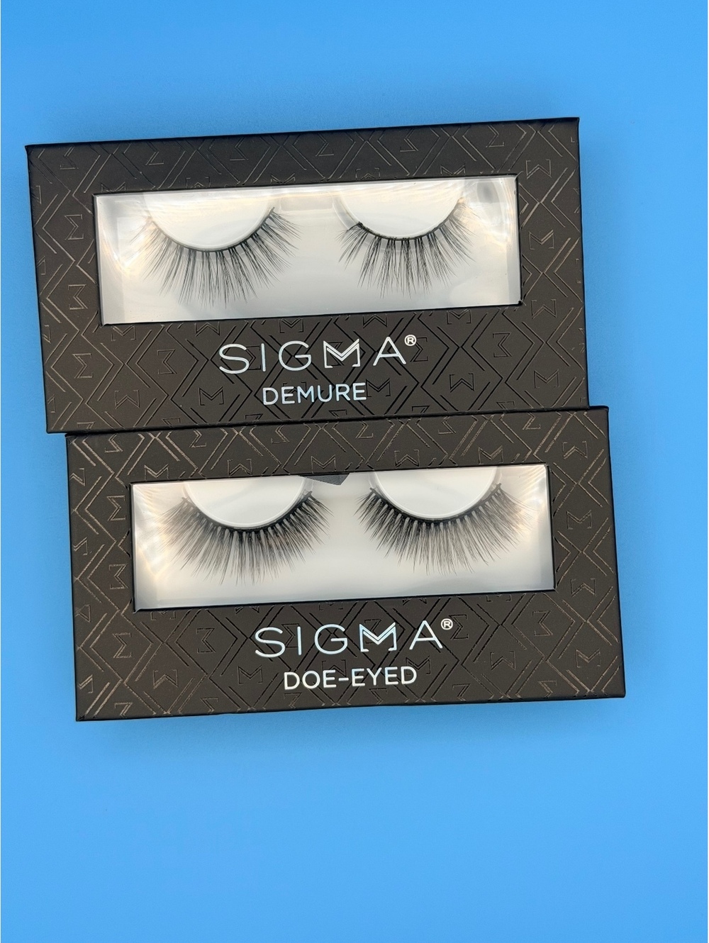 Sigma Silk Lashes - Demure and Doe-Eyed Styles - Synthetic Fiber False Eyelashes